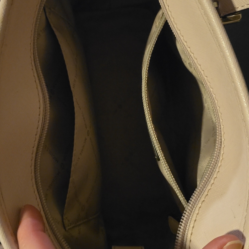 Michael Kors Jet Set Travel Extra-Small Saffiano Leather Top-Zip Tote Bag - Picture 4 of 6